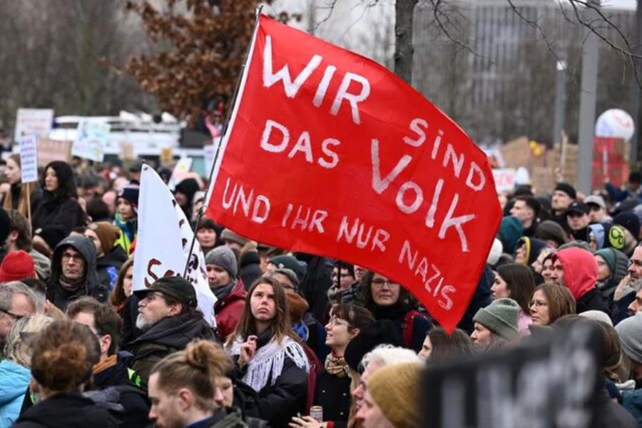 چهارمین هفته تظاهرات هزاران نفری آلمانی‌ها علیه حزب راست افراطی